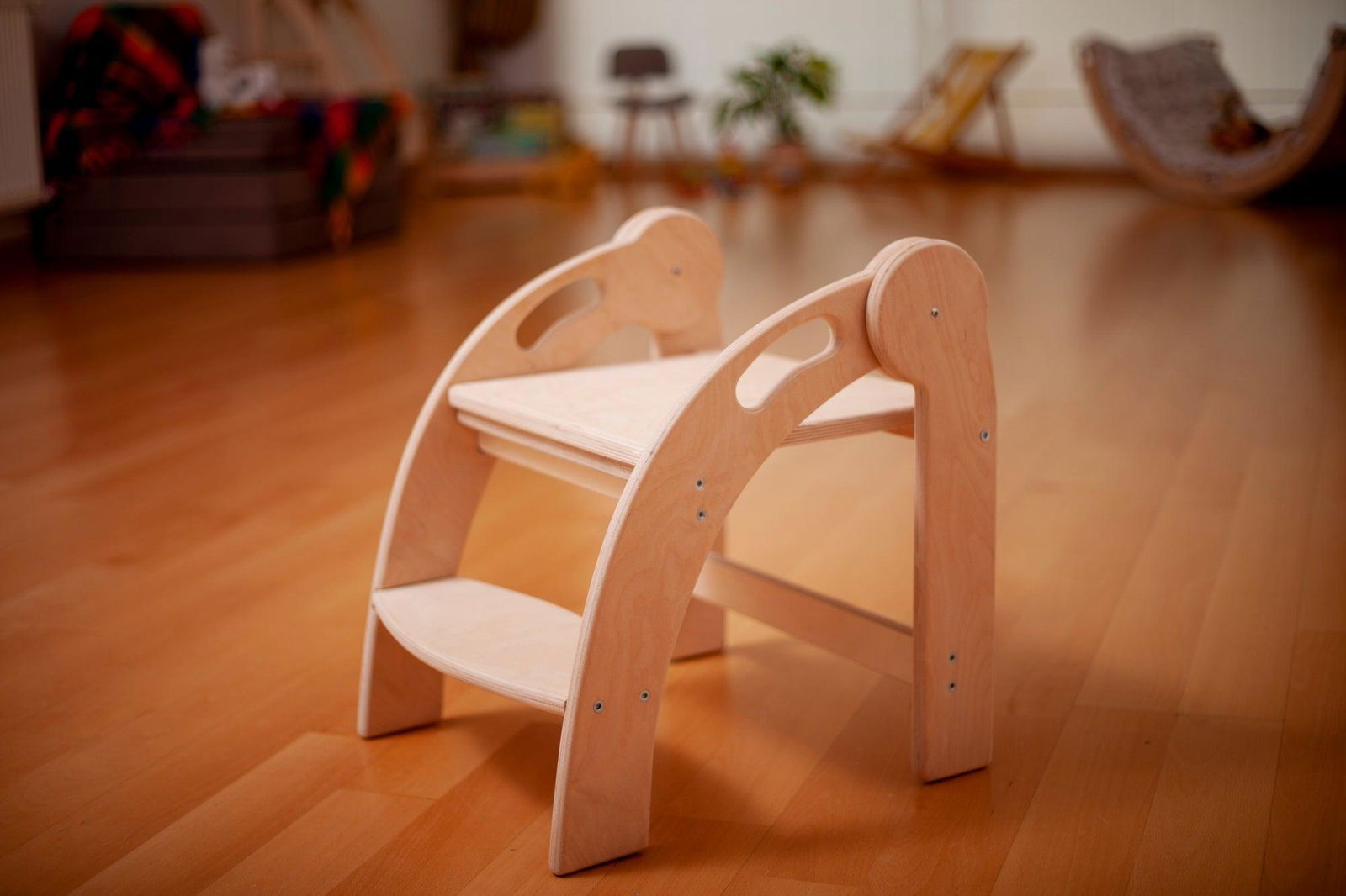 Foldable Montessori Step Stool - Giggle Tots